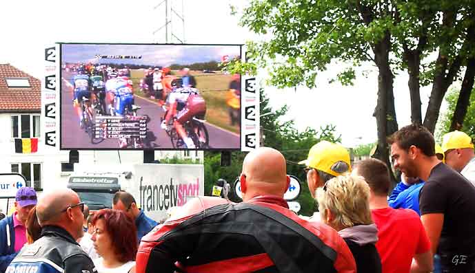 Le_Tour_Belgia_Seraing_skjerm