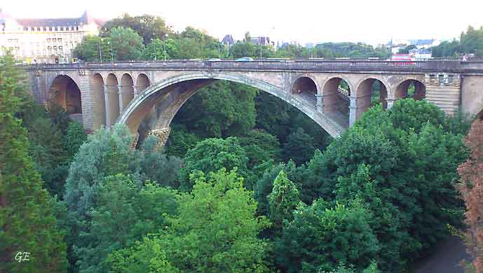 Luxembourg_bro