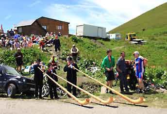 Alpehornorkester p� Col de
                      la Madelaine