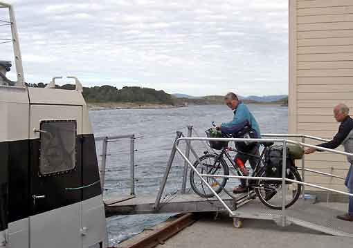 Abelvaer_Vikna_hurtigbaaten