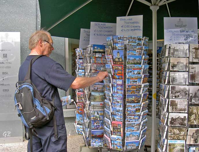 Tyskland_Berlin_Karl-Martin_kjoper_kort