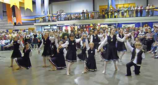 USA_North-Dakota_Minot_hostfest_dans