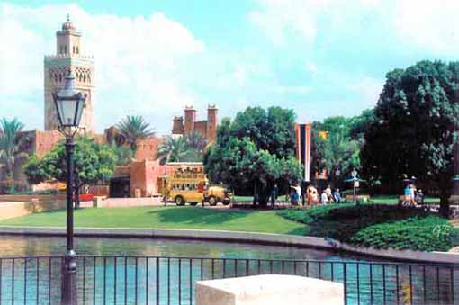 Florida_Orlando_Epcot_lake