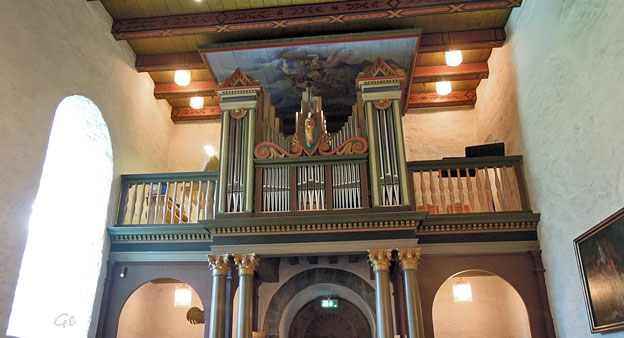 Haslum_kirke